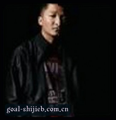 李伟